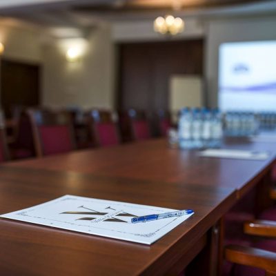 sala konferencyjna 007