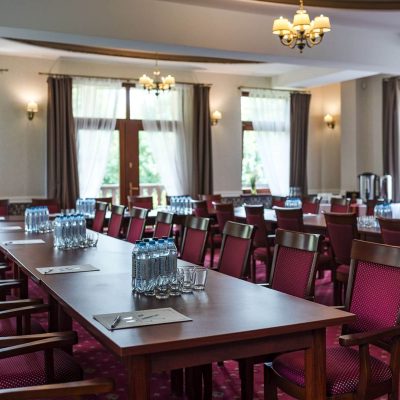 sala konferencyjna 013