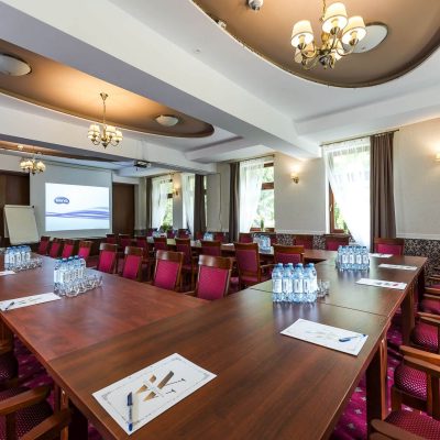 sala konferencyjna 015
