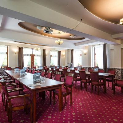 sala konferencyjna 018